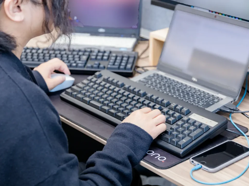 システム開発を行うワードシステムのエンジニア