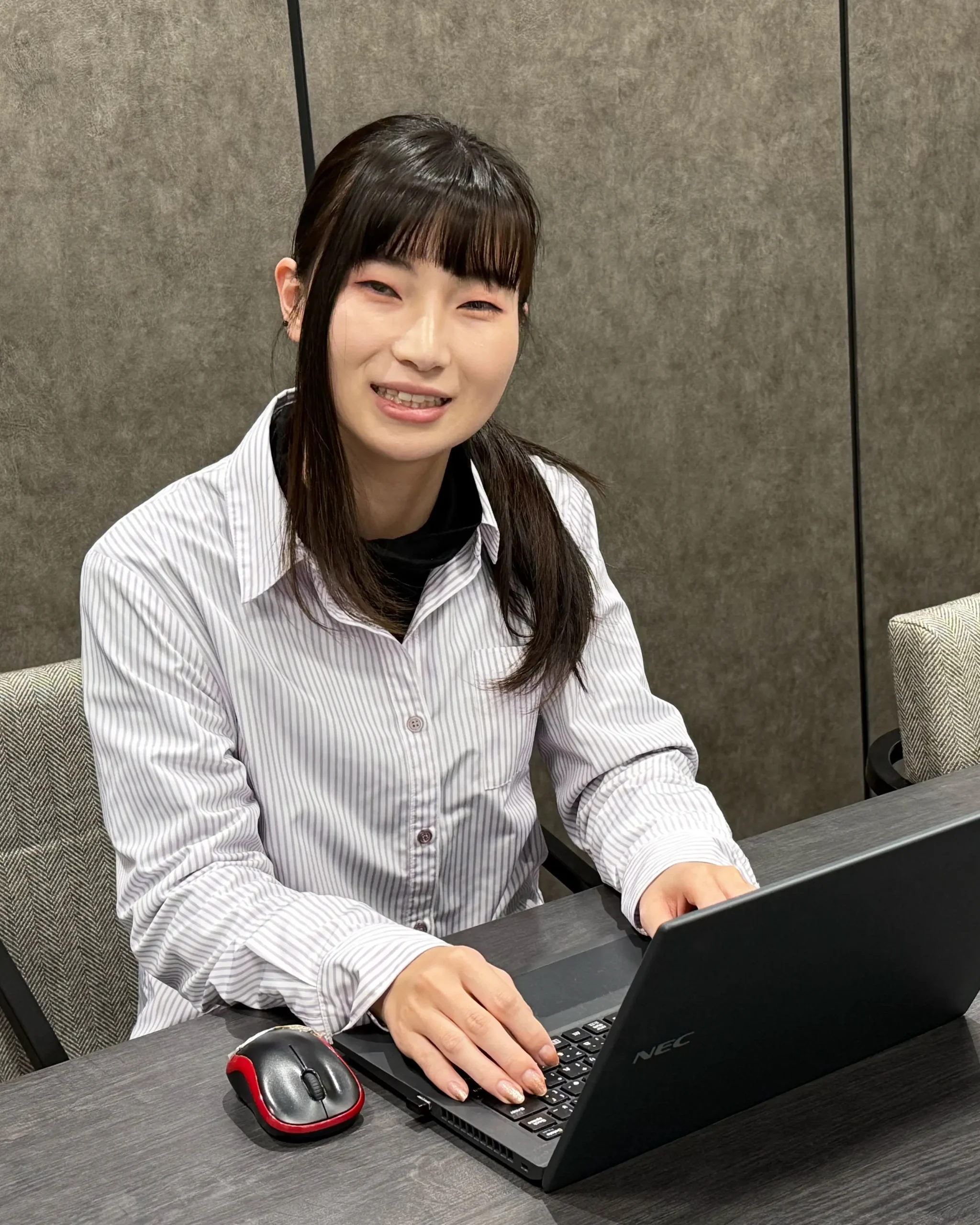 先輩社員の福見さん